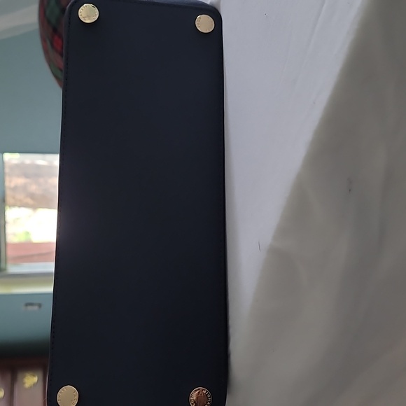 Micheal Kors navy purse - Picture 4 of 4